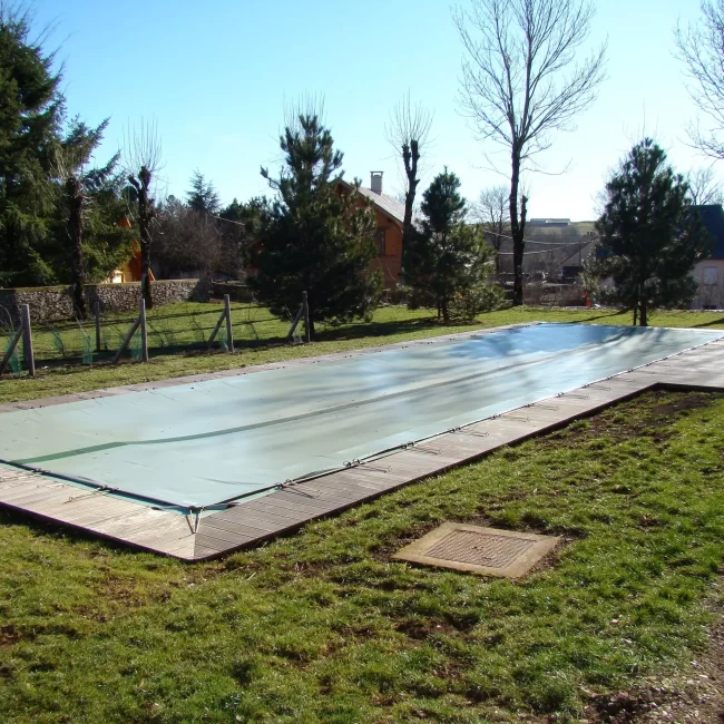 Le guide pratique pour réussir l’hivernage de votre piscine, par Catusse Piscines & Spas