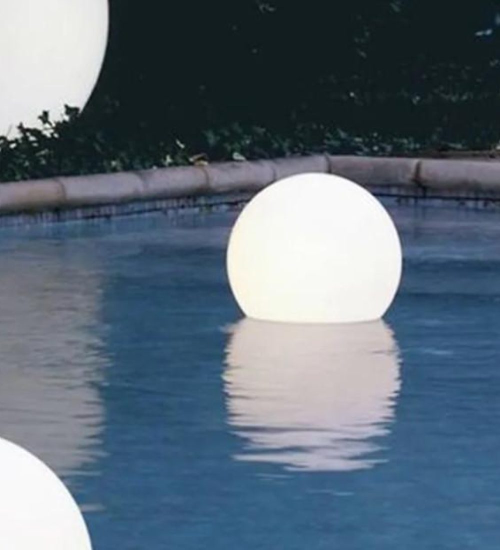 9 décorations lumineuses à adopter pour pimper la piscine